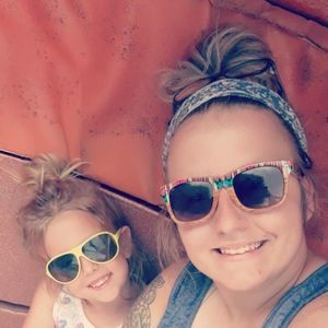 Meet your Posher, Lorrie